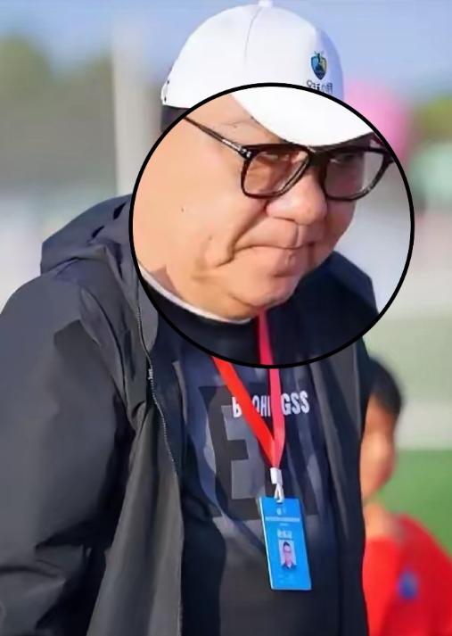 足球小将2-5不敌巴西圣保罗梯队，看完比赛，有五个没想到：

第一个没想到，对面