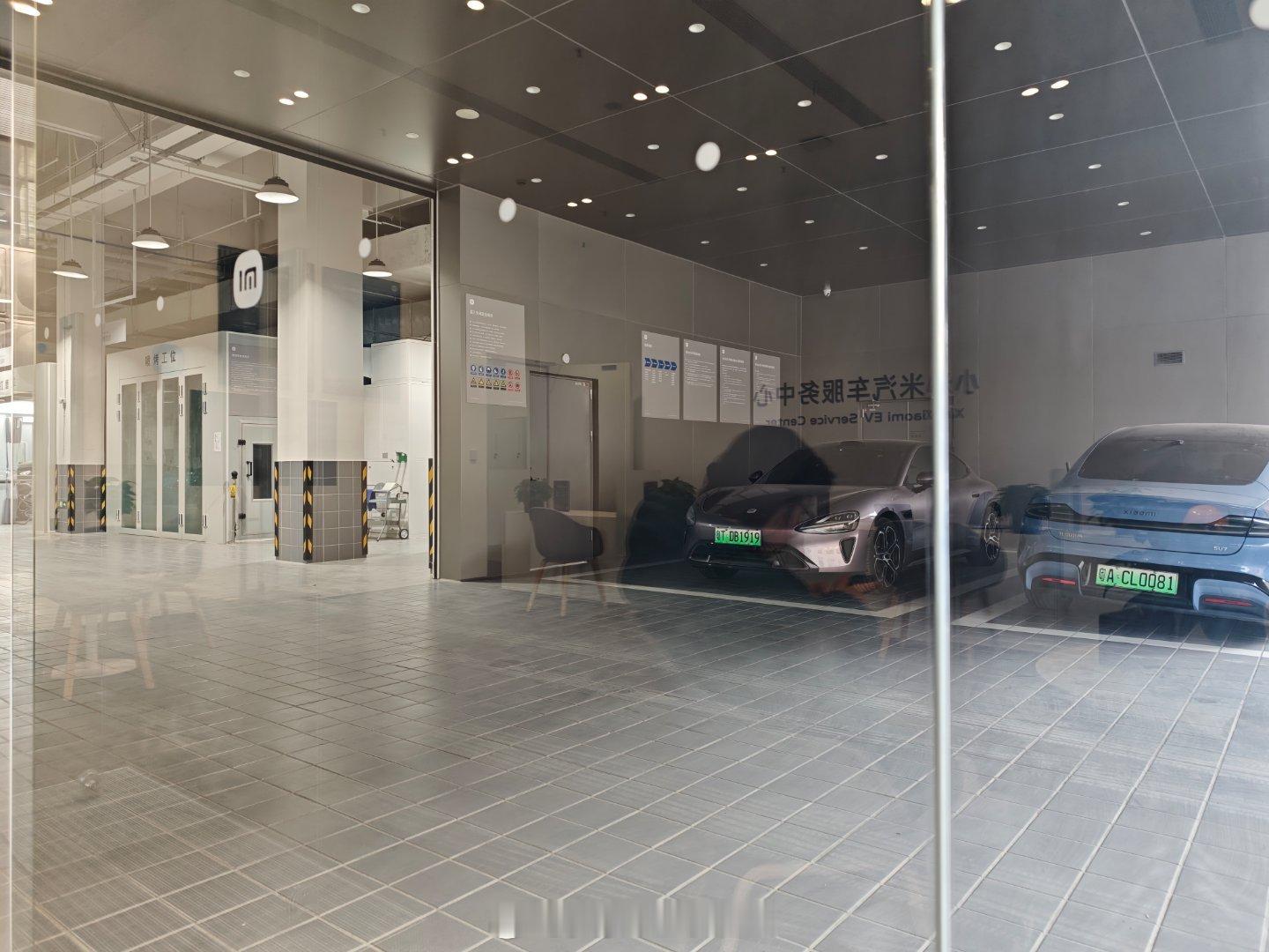 你米个保养体验不太好，[汗]非要2万公里或者一年才可以，我开了1.85万公里，人