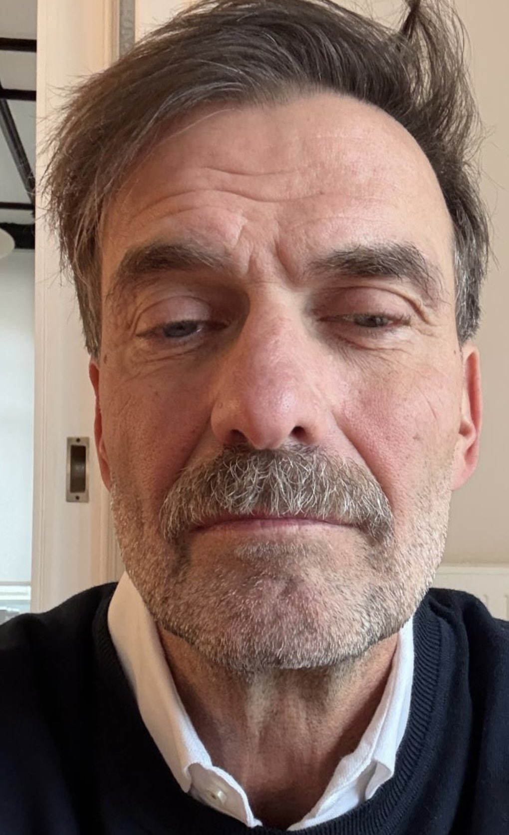 这老头有点眼熟 