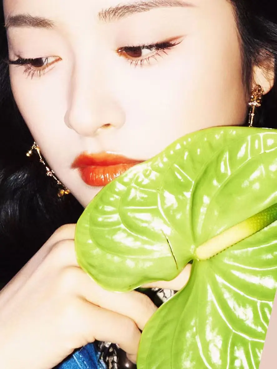 给沈月化的港风红唇妆