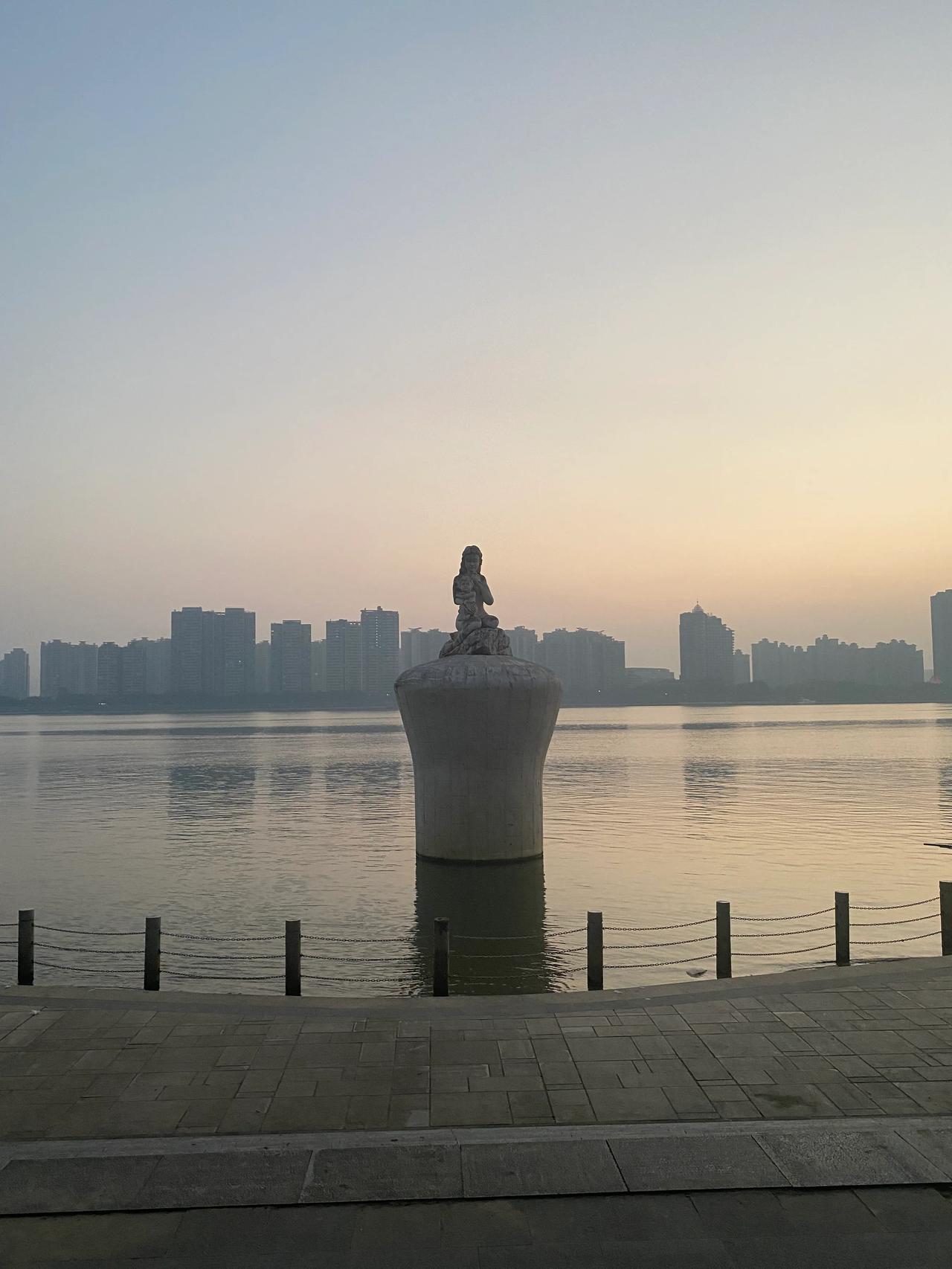一人一城
每到一个城，用脚步去丈量城市[奋斗]
