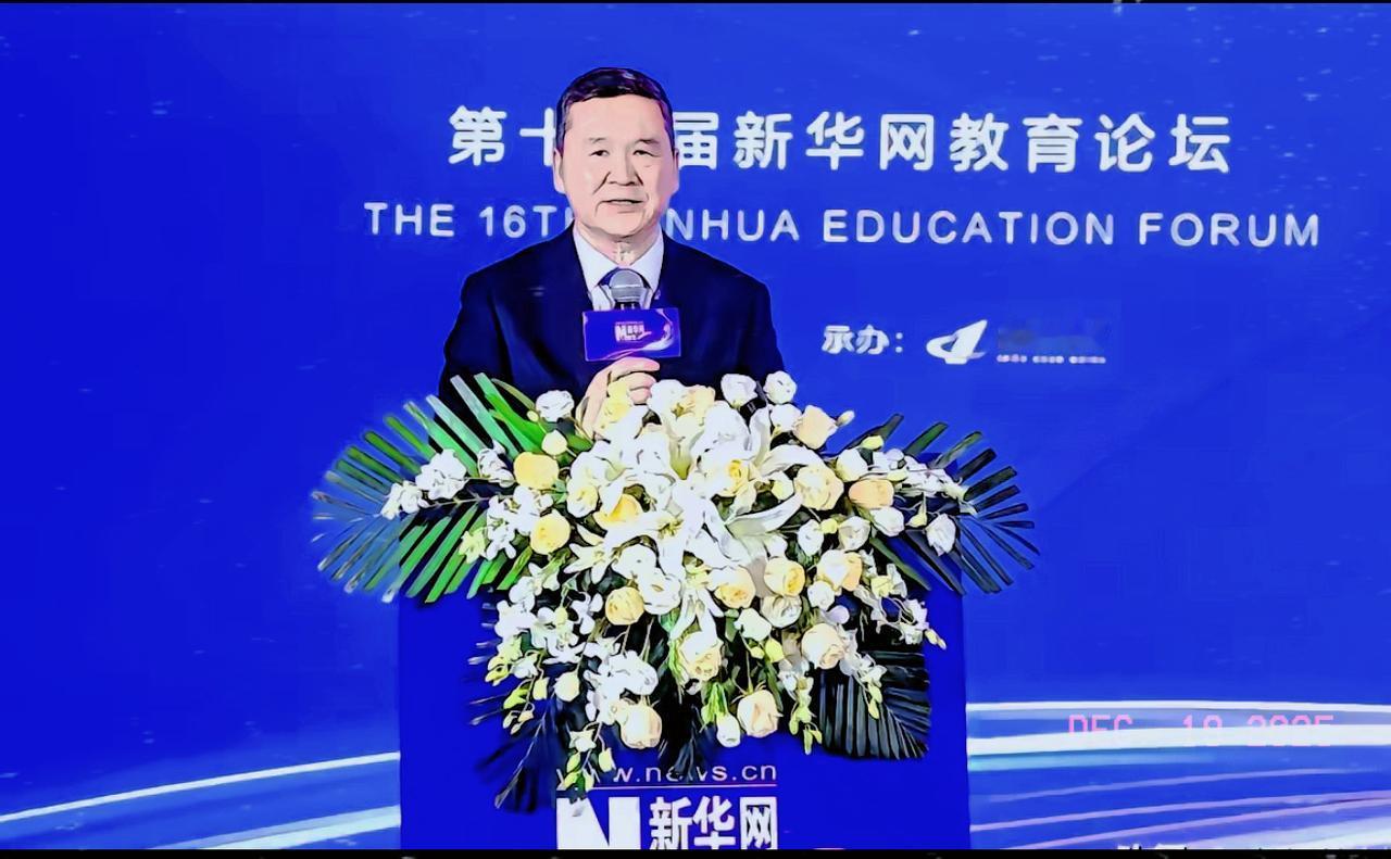 中央最近亮剑了，十五五规划直接把“遮羞布”扯了下来。5000万大学生，满大街的本