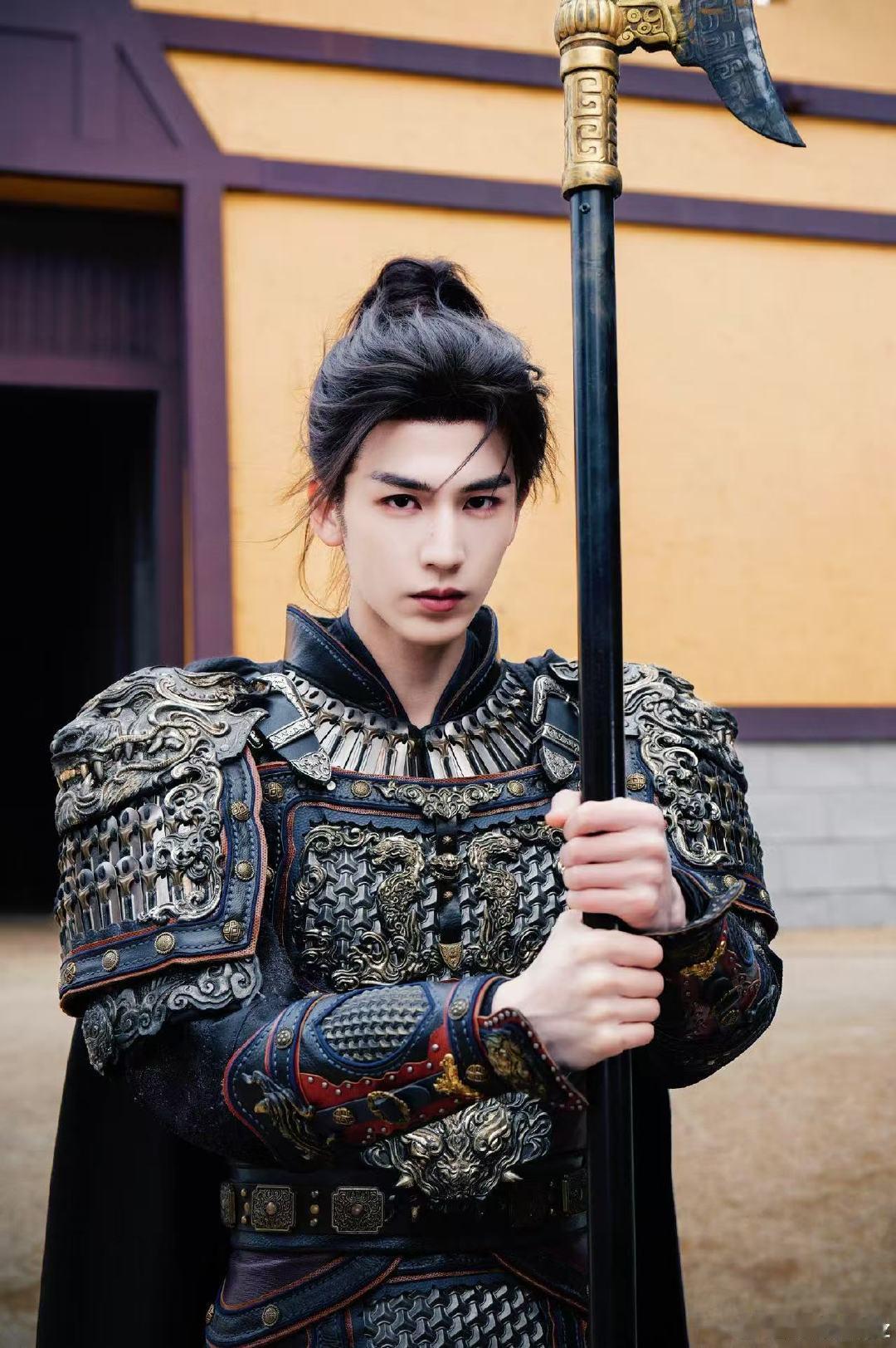 张凌赫逐玉庆功宴路透张凌赫出发逐玉庆功宴终于等到张凌赫去逐玉庆功宴，一路状态超好