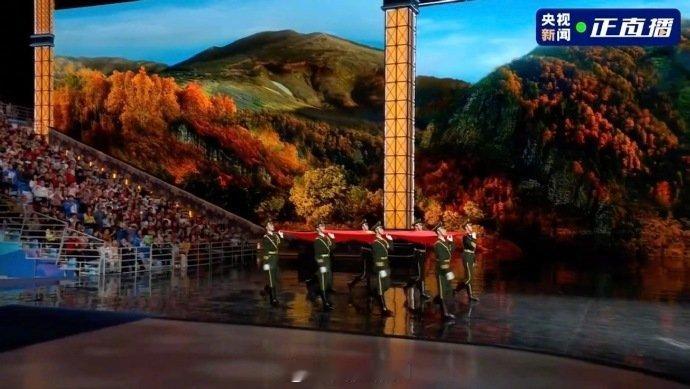 【 亚冬会开幕式五星红旗入场 】  亚冬会  2025亚冬会开幕式 一起传递这抹