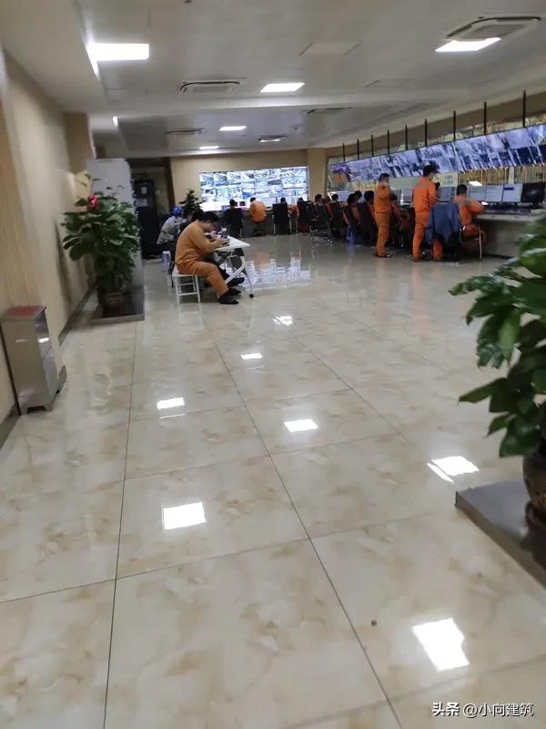 一本监理工程师证书值多少钱
 
如今人证合一已成硬性要求，单纯挂靠早已行不通，证