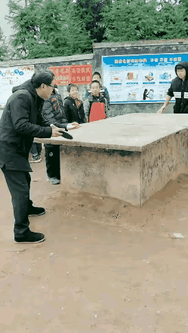 漂亮的皮囊千篇一律，有趣的灵魂万里挑一！！！