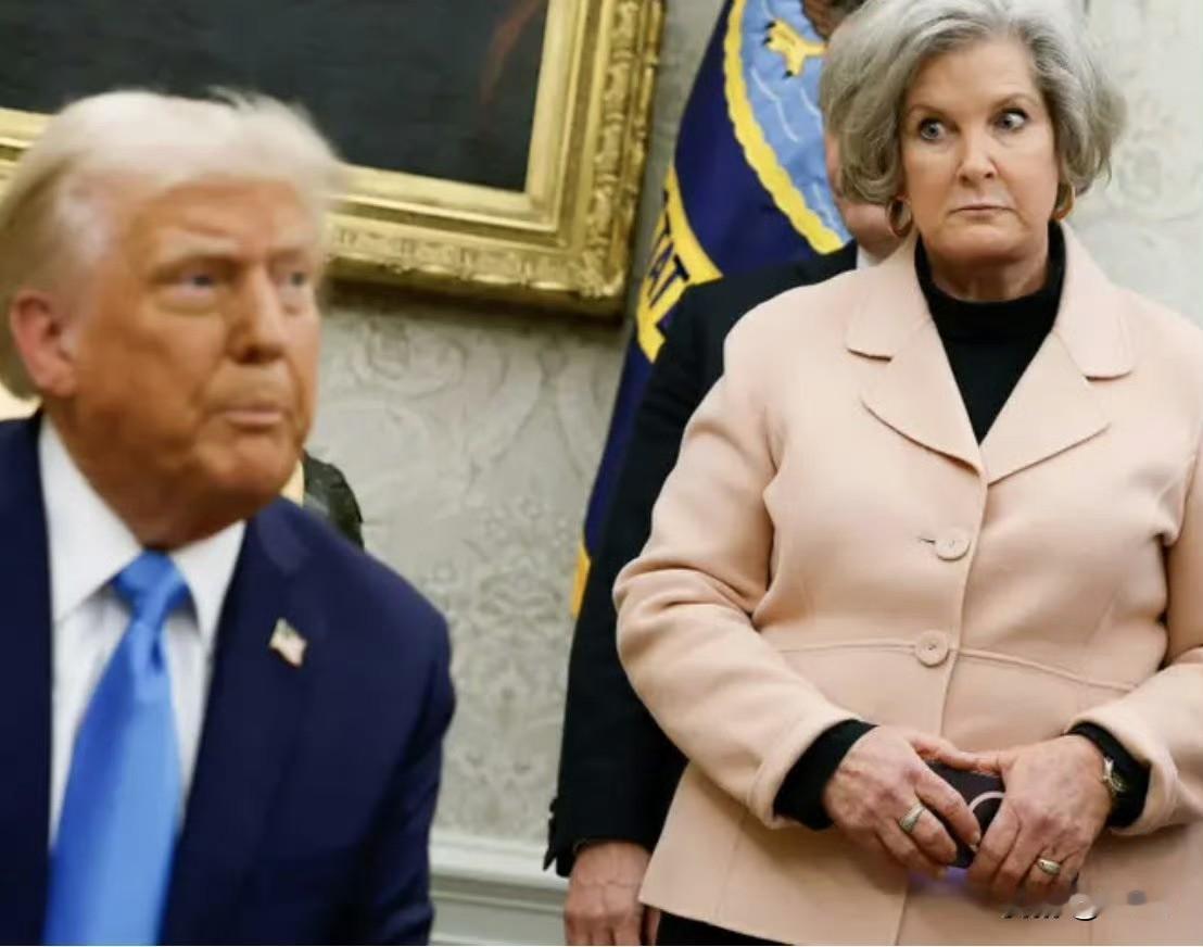 突发：《名利场》作者克里斯·惠普尔刚刚披露了他与特朗普幕僚长苏茜·怀尔斯谈话中的