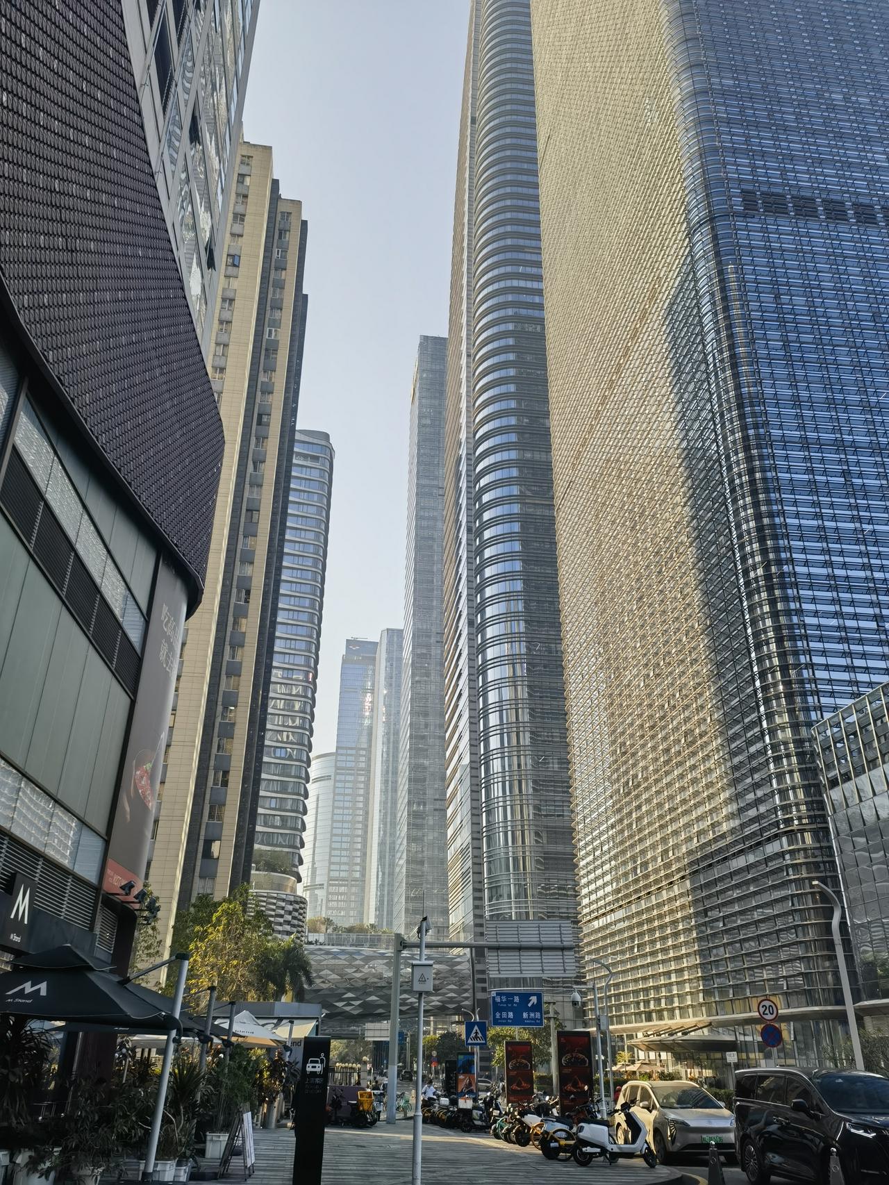 生意真难做，
做开怎奈何！
民以食为天，
他篇可翻过。
祈求马年到，
生意能好做