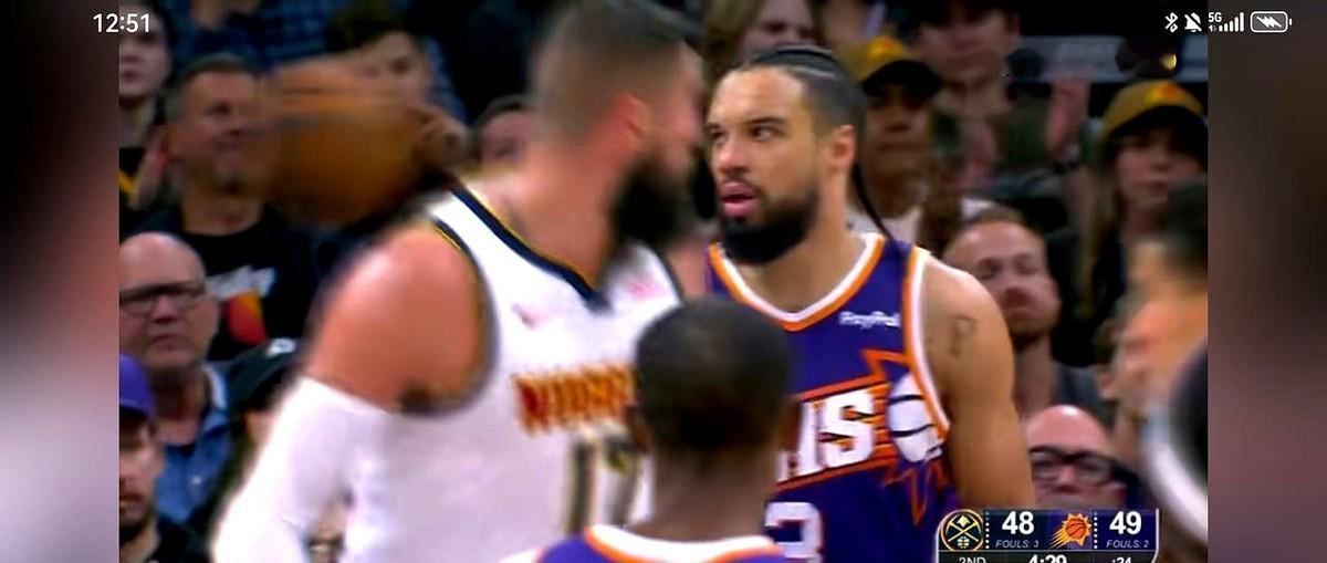 太阳主场112-130输给掘金，遭遇2连败。
狄龙18投10中，再次拿到全队最高