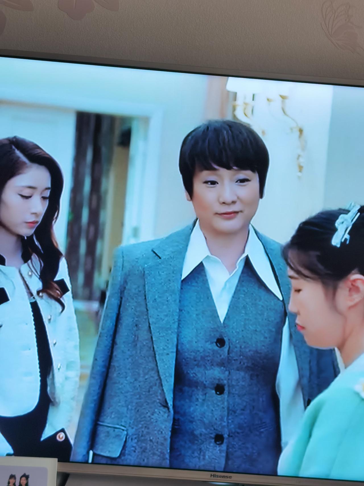 我认为支持，必须支持！不然老婆在产房生完孩子谁照顾？孩子刚出生，你在上班？媳妇做