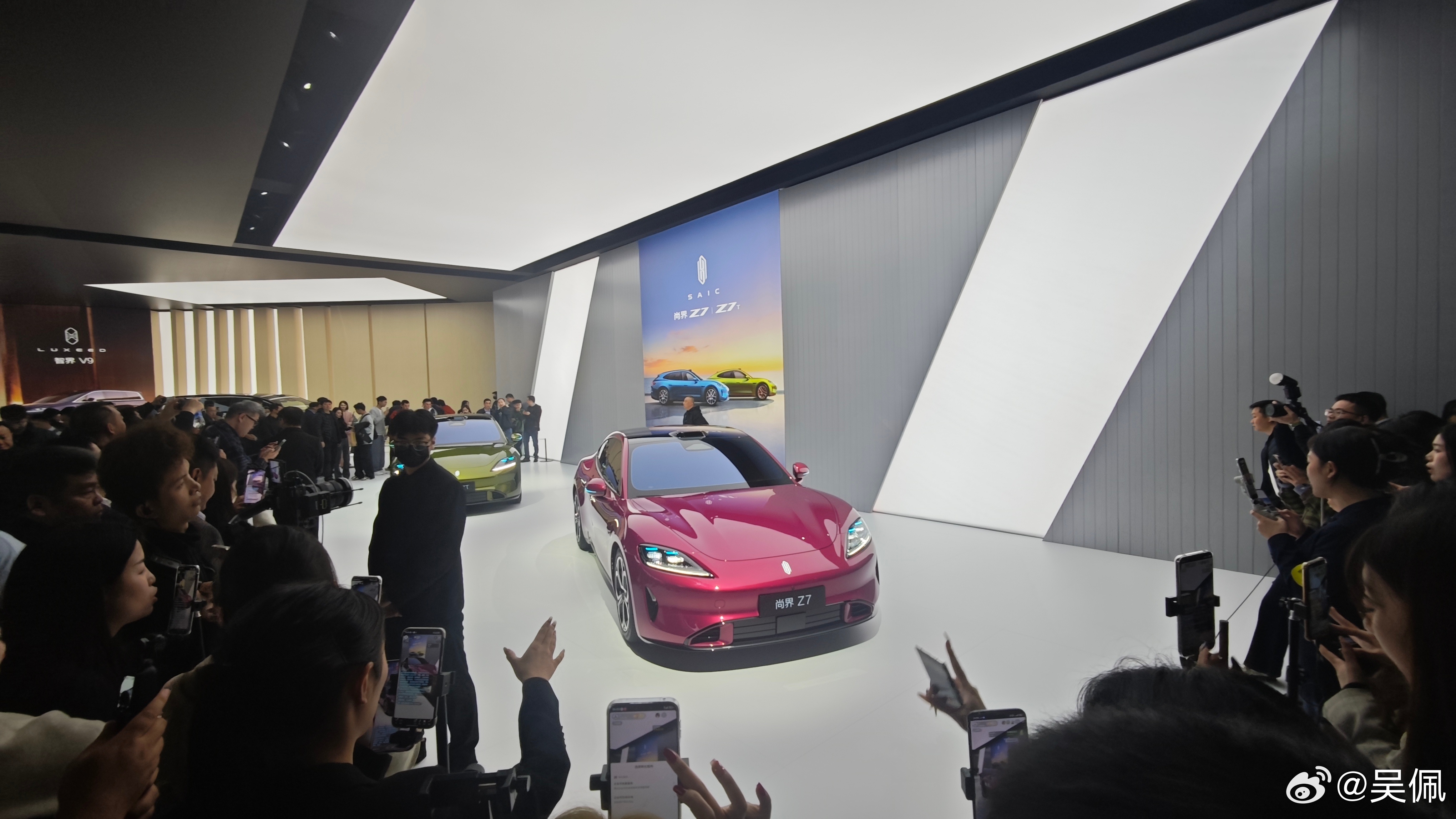 尚界Z7 22.98万尚界Z7T 23.98万猎装版贵1万，不过还只是预售价，正