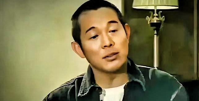 李连杰专门出来回应那件事的时候，我第一反应不是感动，是替他累。

十几年了，网友