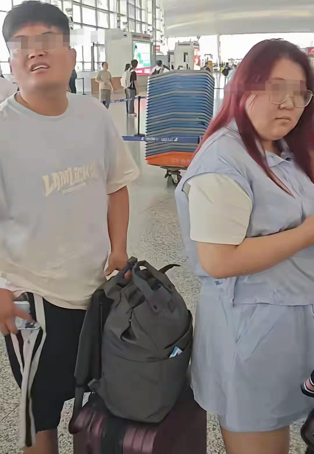 这个替公公打人的胖女人火了，看她的样子就是不好惹，被打的戴先生感叹，真的是有妻如