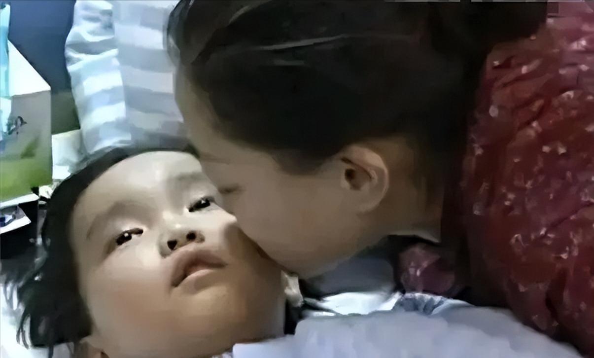 “我的孩子，你安心走吧！”2014年，湖北一位母亲因为肾衰竭生命垂危，在移植了7