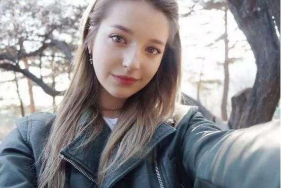 羞愧难当！前几天，一直在德国柏林定居的朋友带着他的德国媳妇和孩子回国游玩，我接待