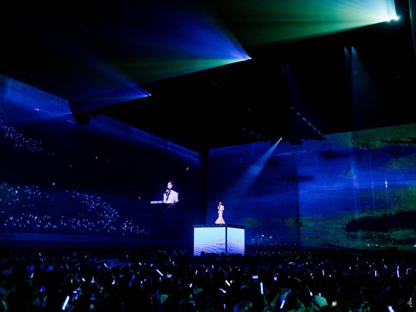 #李宇春厦门限定海之曲#不愧是我的白月光春春啊，可以说是十年老粉了，听春春的歌长