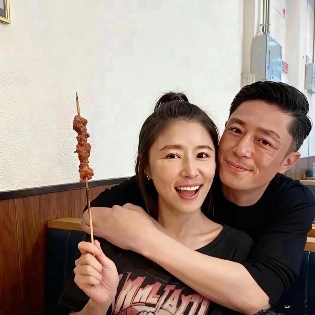 霍建华被女儿“欺负”，妥妥的女儿奴实锤
 
霍建华怎么也想不到，自己捧在手心里的