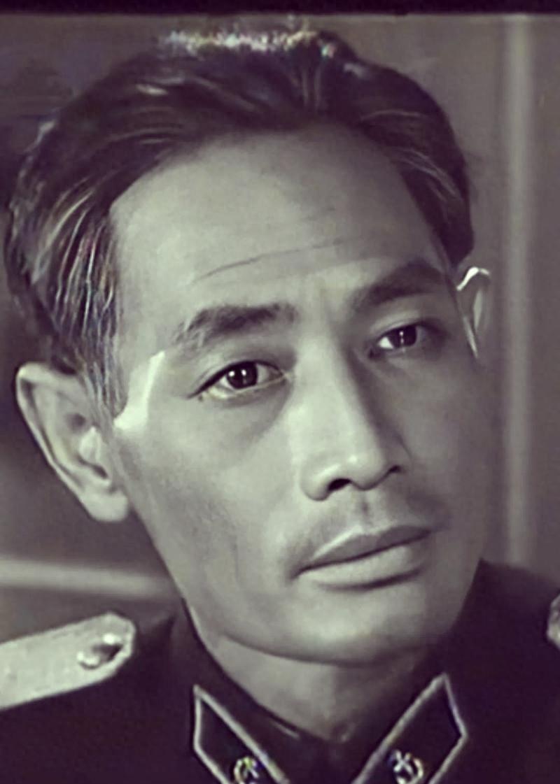 没人记得她导过《柜台》，更少人知道她把齐衡的376页笔记一页页压平、编号、送进上