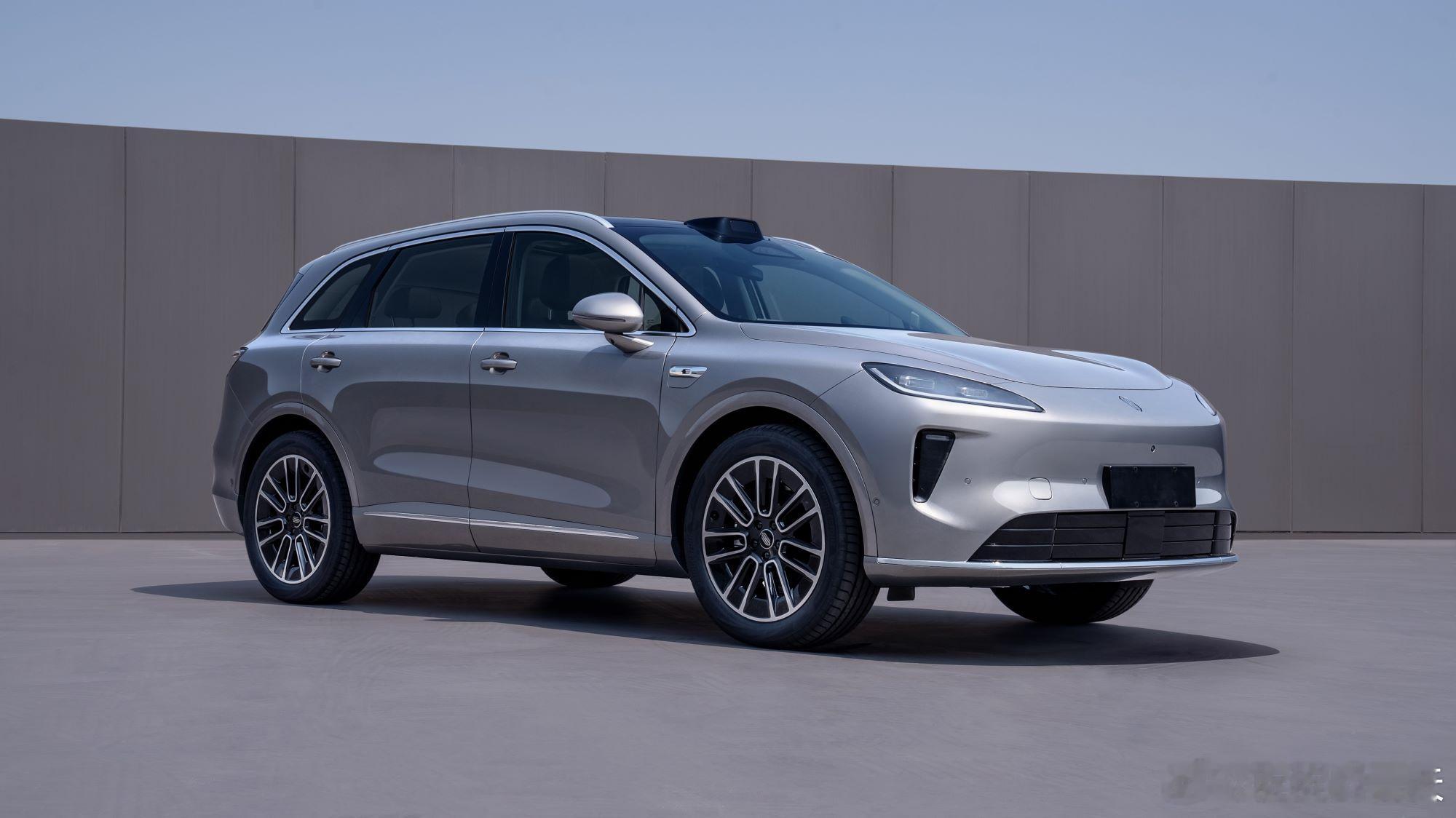 尚界也来了！版本挺多：- 增程1.5L发动机，72kW功率。单电机150kW- 