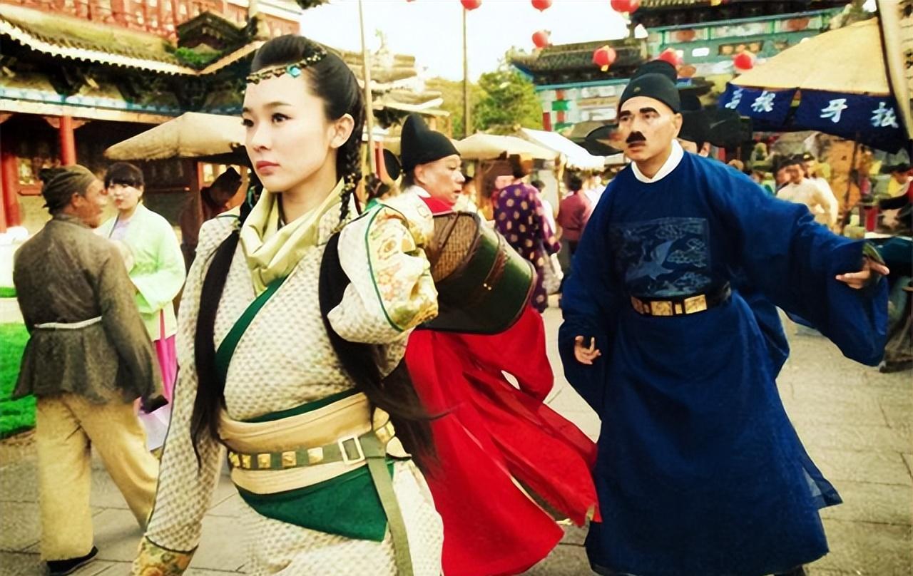 唐朝时期，吕洞宾帮助家境贫困的苟杳操办婚事。婚宴的钱全都是他出的，可就在最关键的