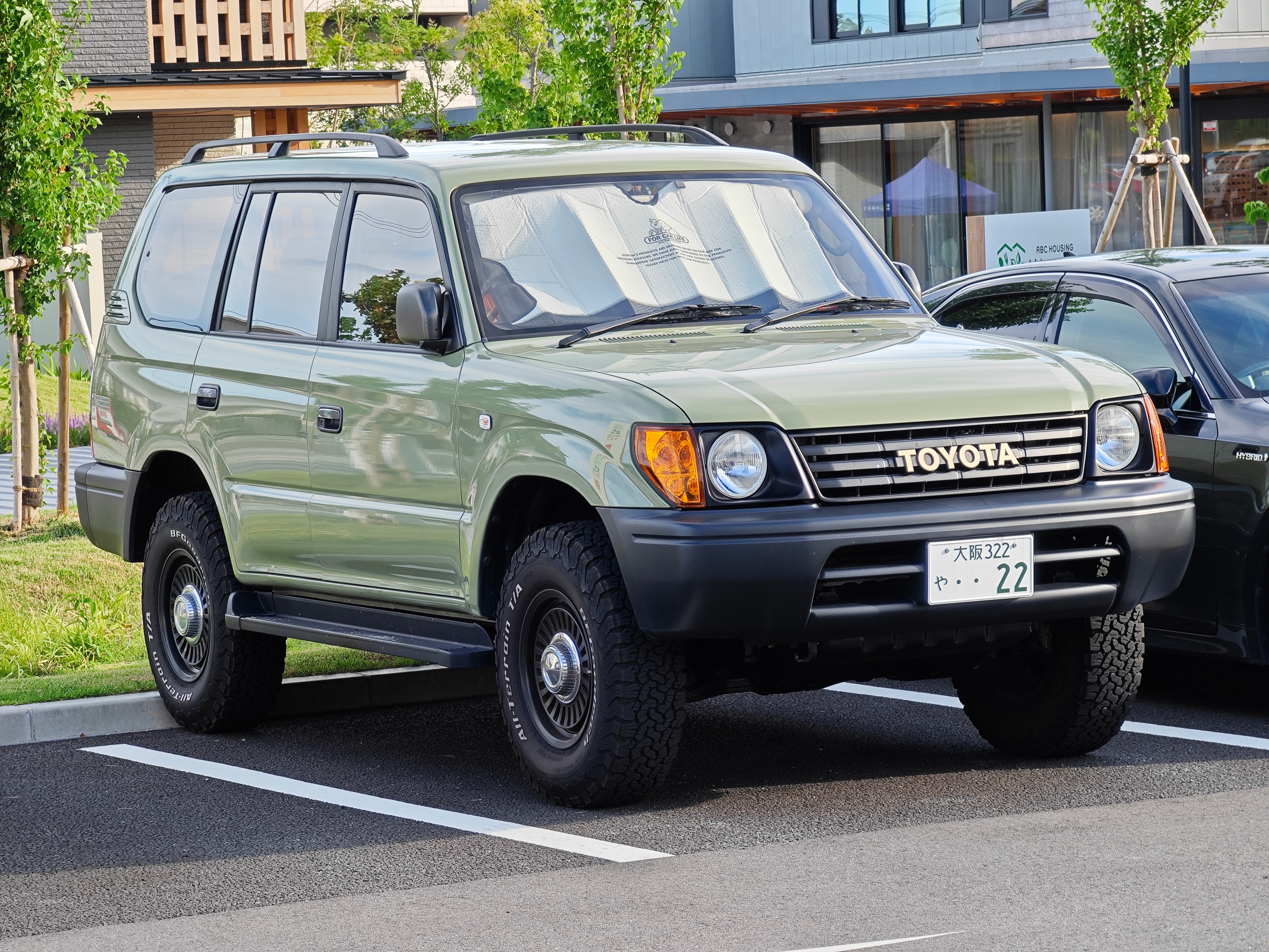 偶遇霸道 LC90。丰田系越野车，在国内大家更热衷于霸道LC120、LC150以