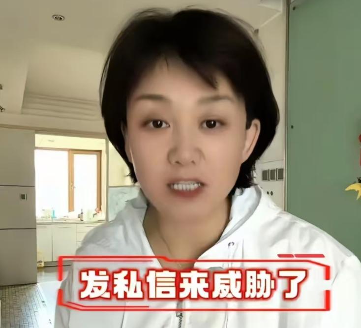你敢信吗？一个女记者就因为曝光了福建漳州龙海区“药水杨梅”的黑幕，断了黑心商家暴