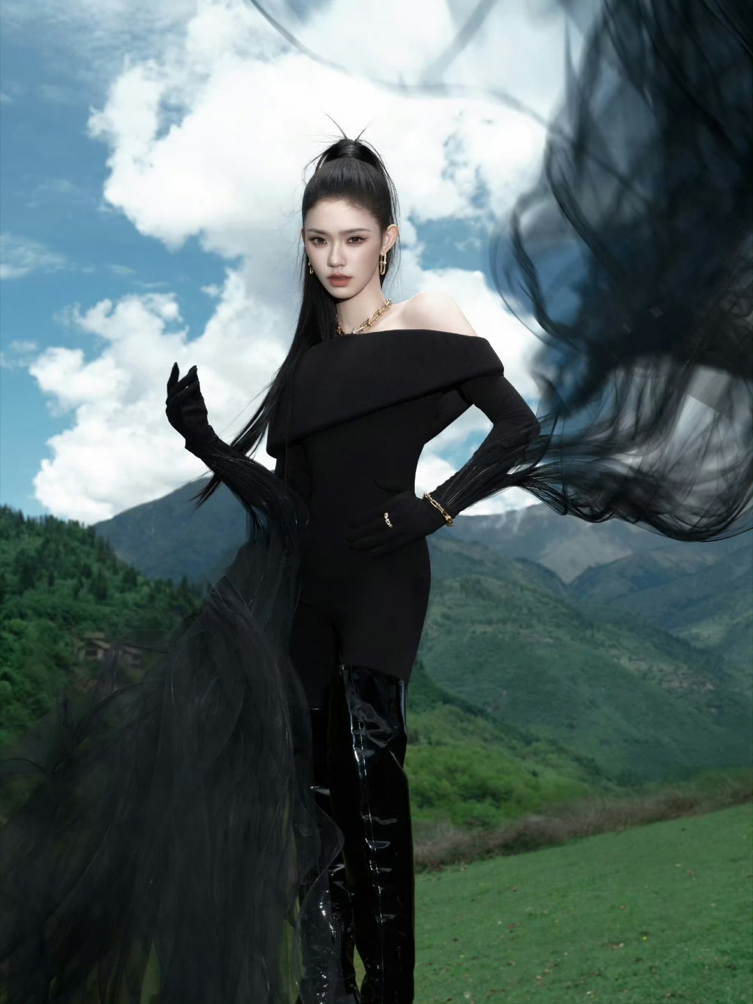 林允VOGUE礼服是裤子林允这身既酷又仙，我直接看愣住，美得毫不费力 