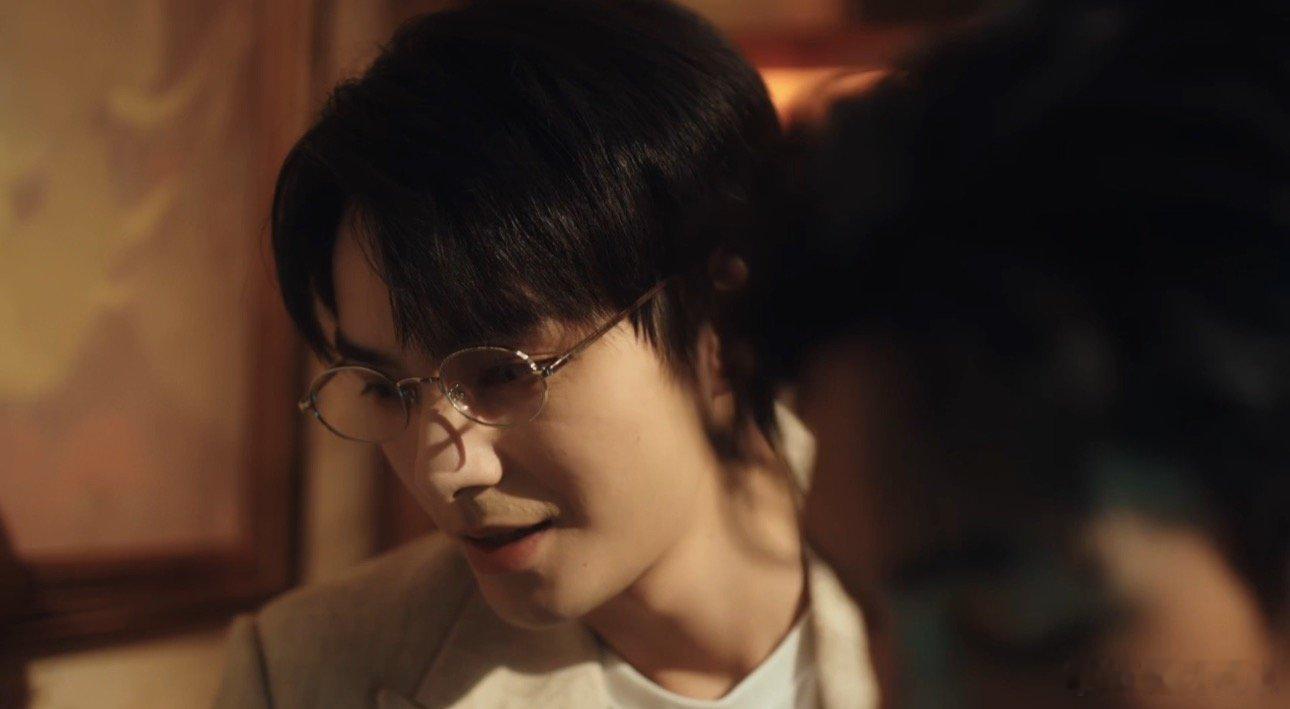 港城361 副cp就是这么刺激，幸卓辉章明伯你俩是真的不藏着。章明伯小狗式口嗨，