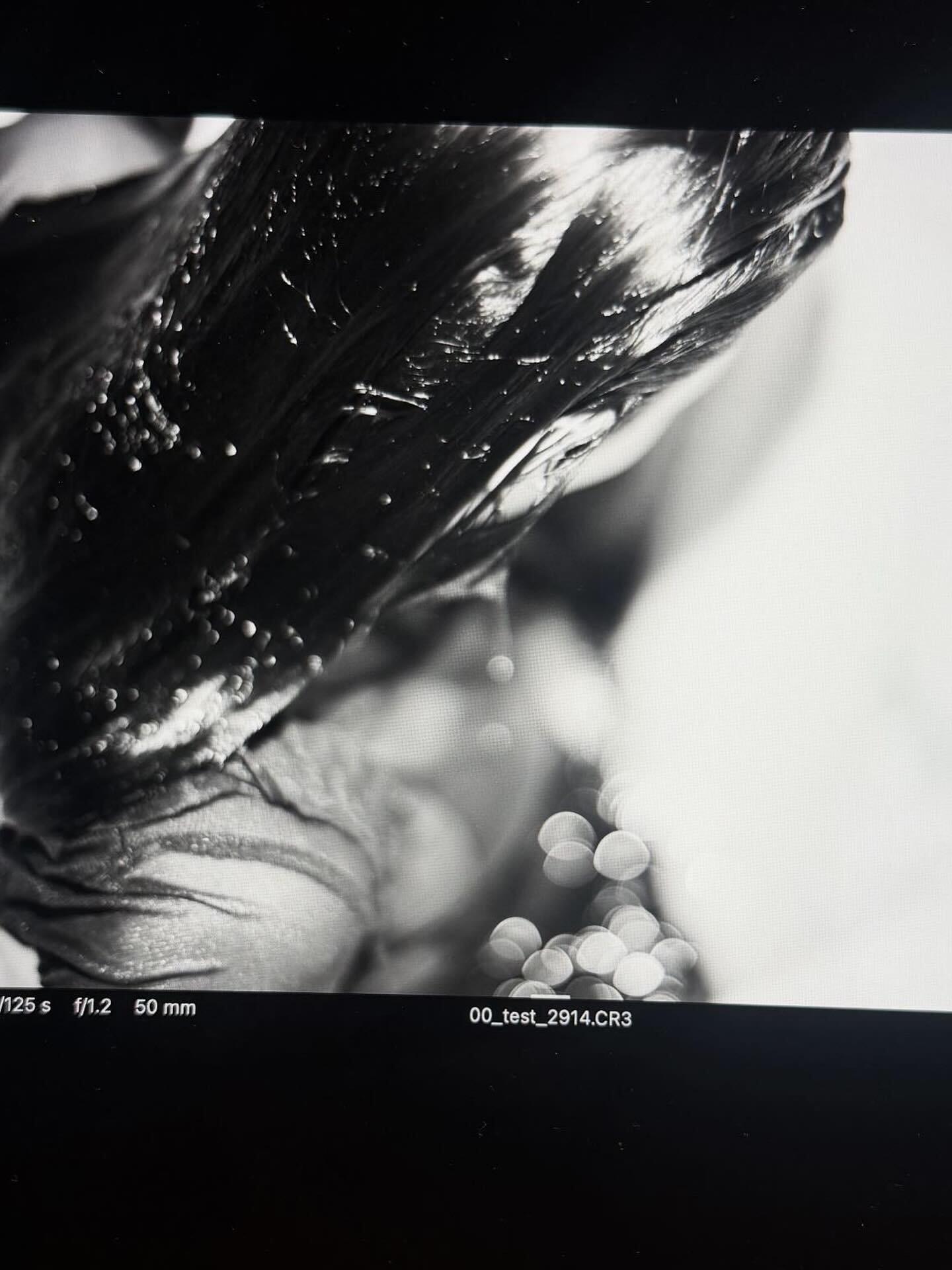 😯宁艺卓ins更新，图1好有演员感 