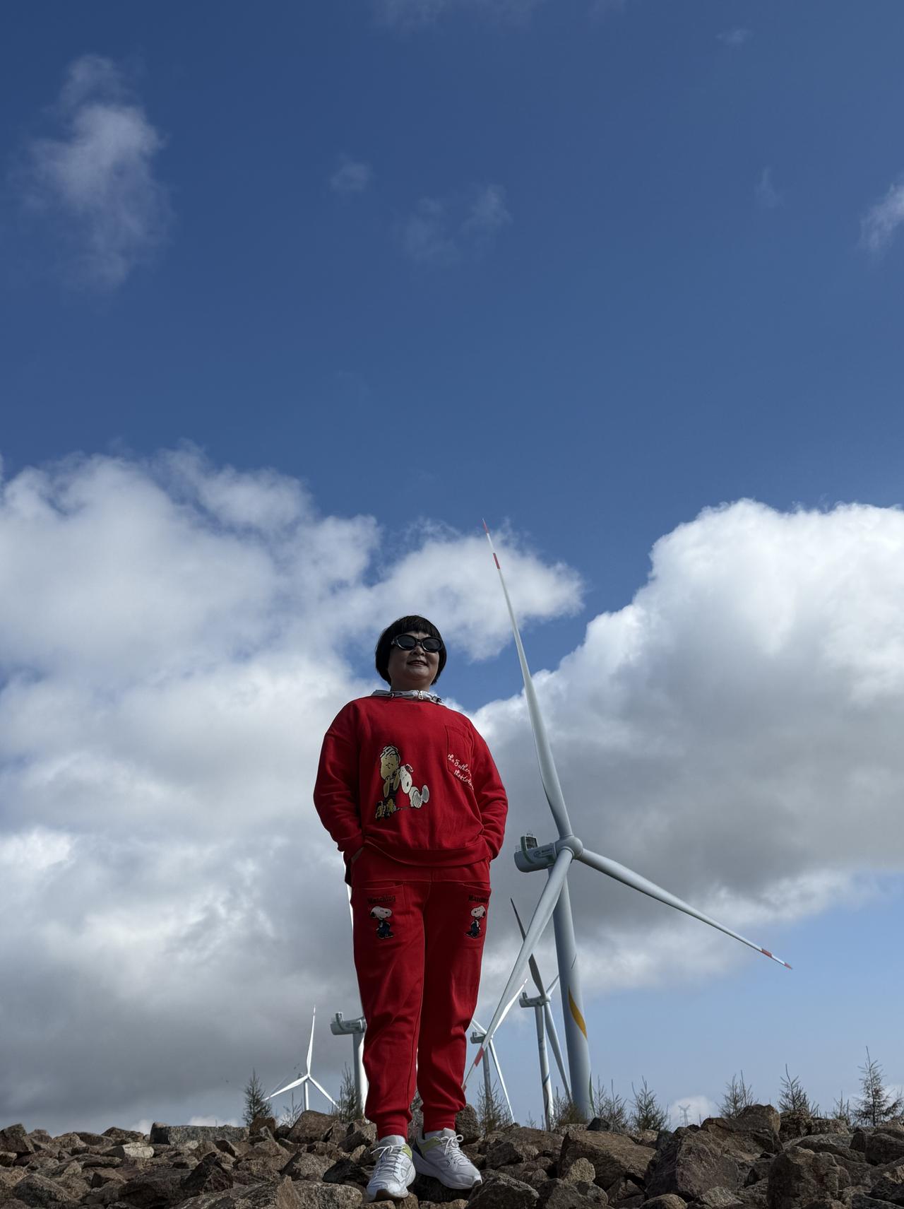 这差距差的可不是一星半点!刚刚看到一条友嗮出的退休工资，我和他对比一下，一个天上