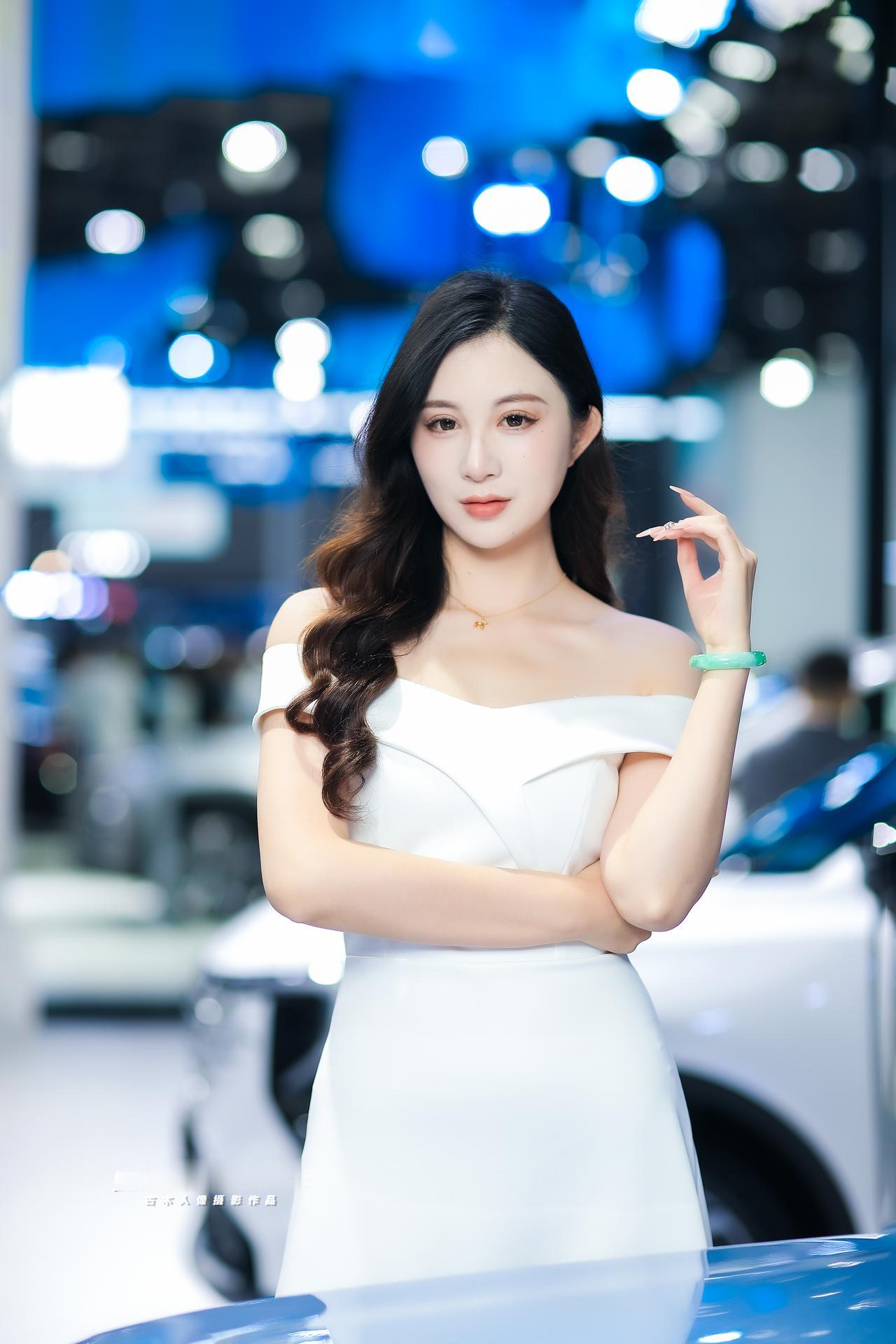 2026贵阳车展长安汽车展台模特小姐姐
