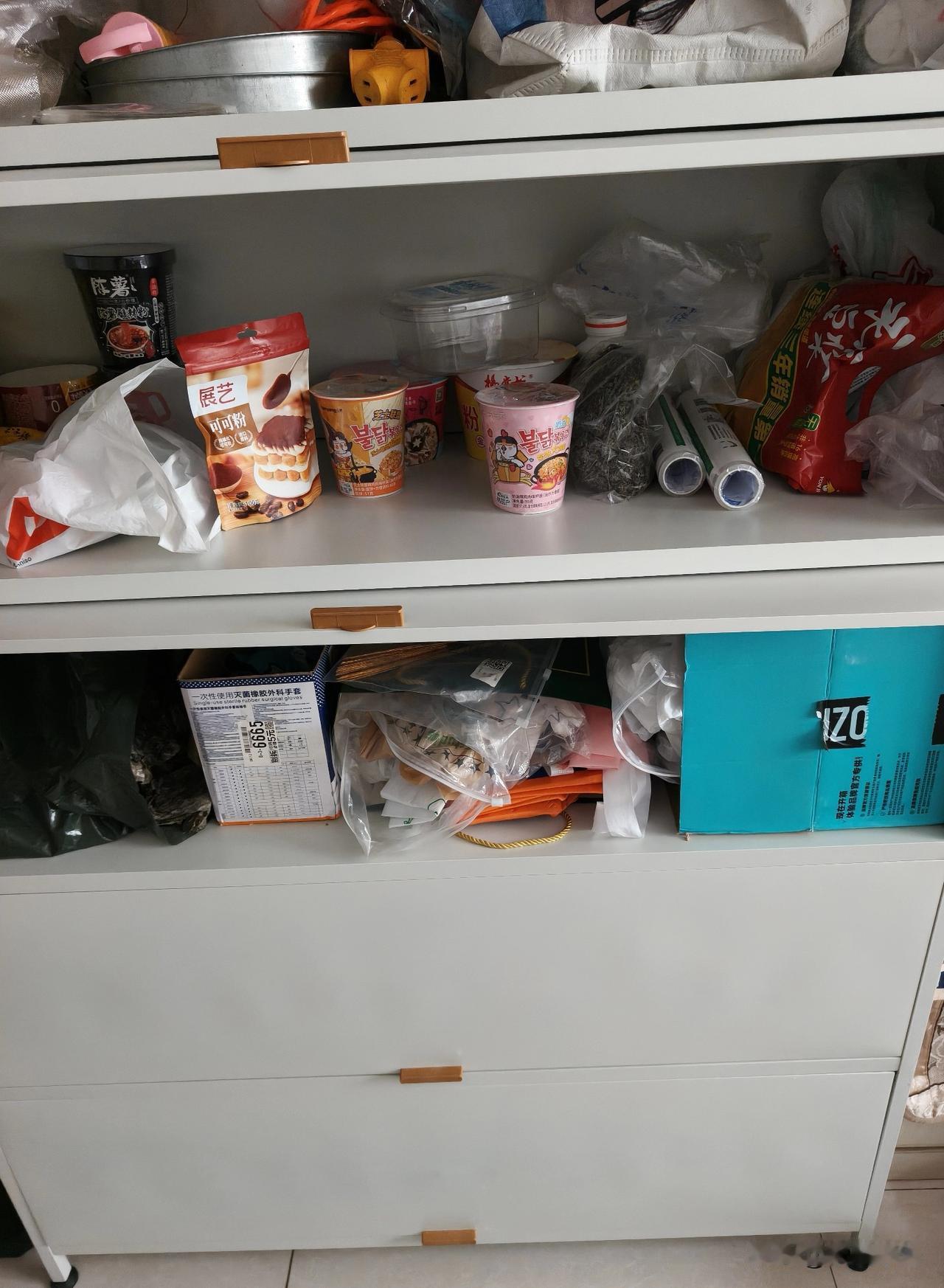 我成了义务组装工

媳妇儿(我的)的“败家”日程，
还正在进行中。

昨天的置物