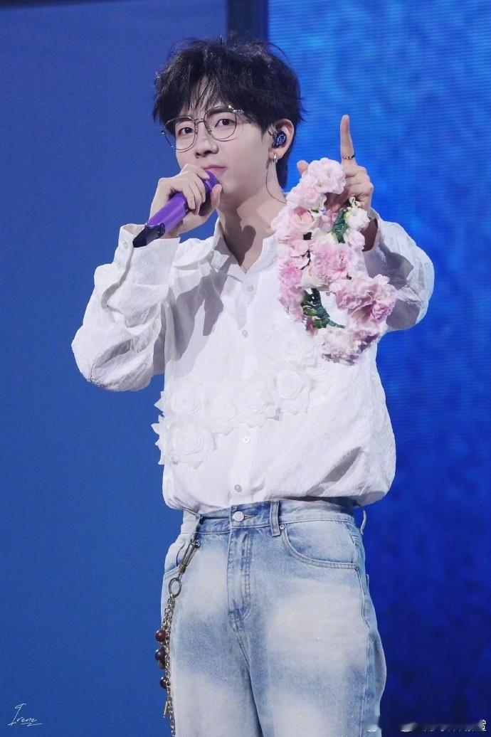 胡夏北京站抢票 哇哦，胡夏北京站抢票热度一路涨。他 Live 实力厉害，大家都为