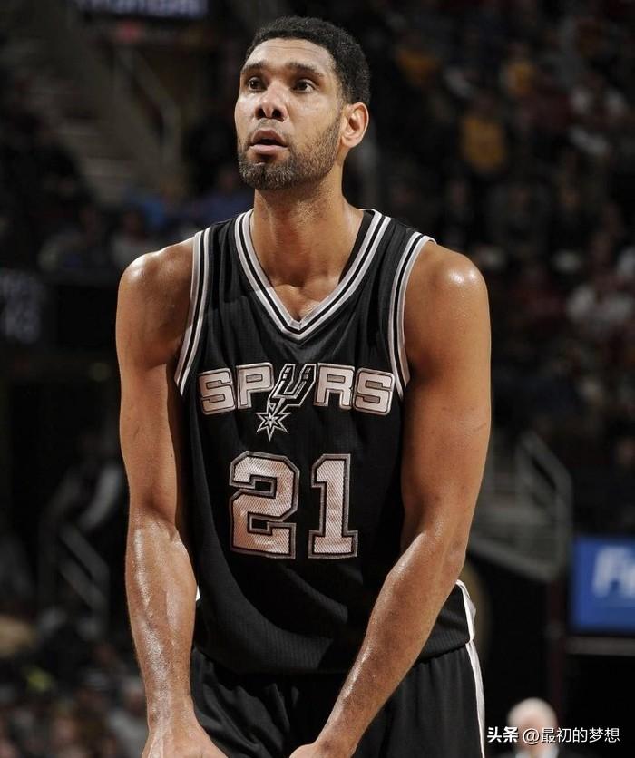 邓肯和科比职业生涯荣誉和数据对比！究竟谁历史地位更高一些？

科比
荣誉：5次总