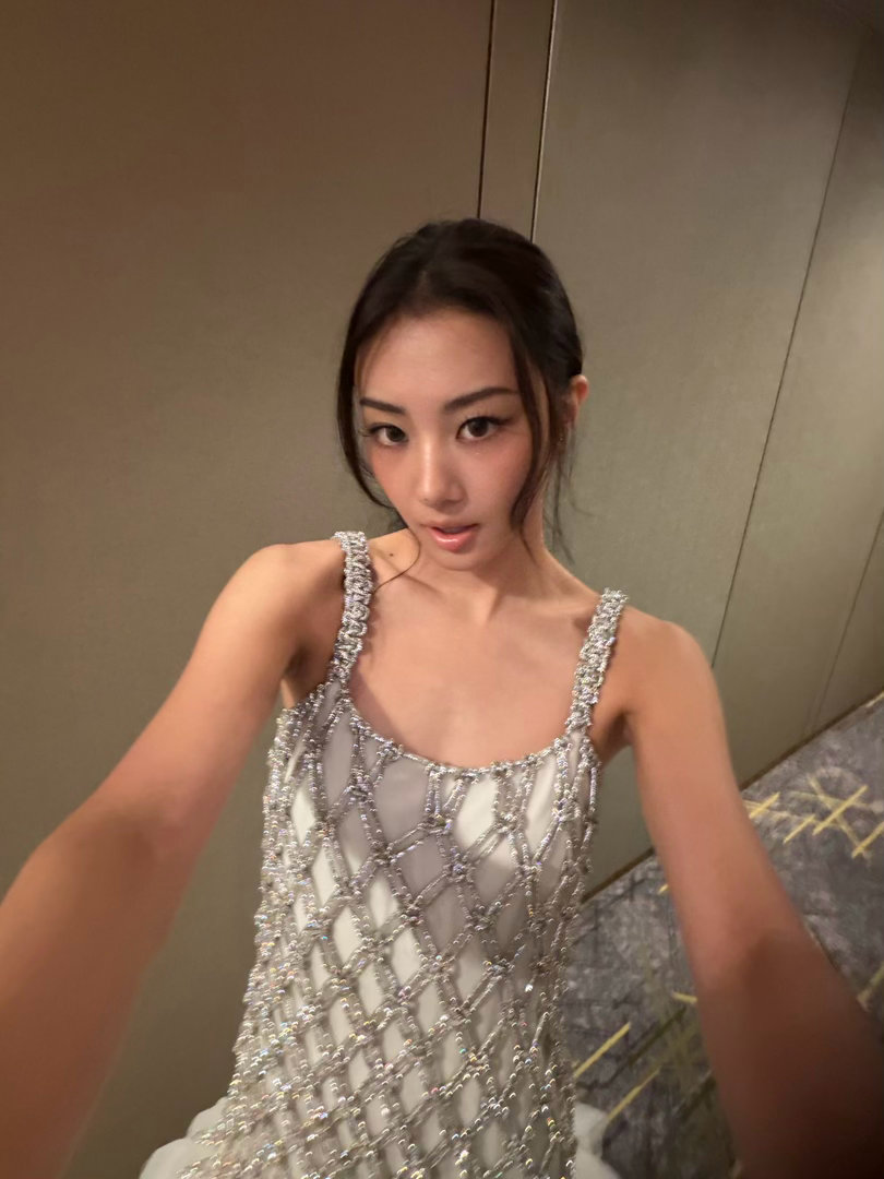 260908 gawon churr🖤因为pawmpawm喜欢🤳 ​​​