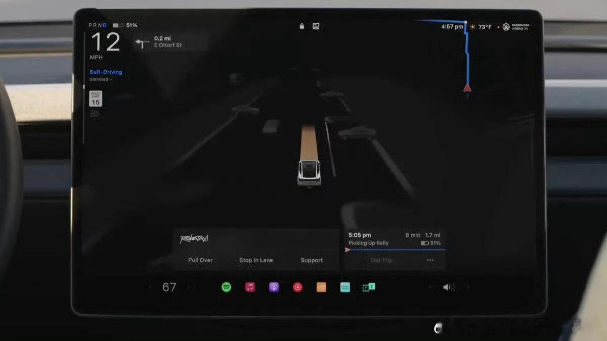 【特斯拉 FSD v15 早期版本已上路，Robotaxi 车队率先搭载】特斯拉