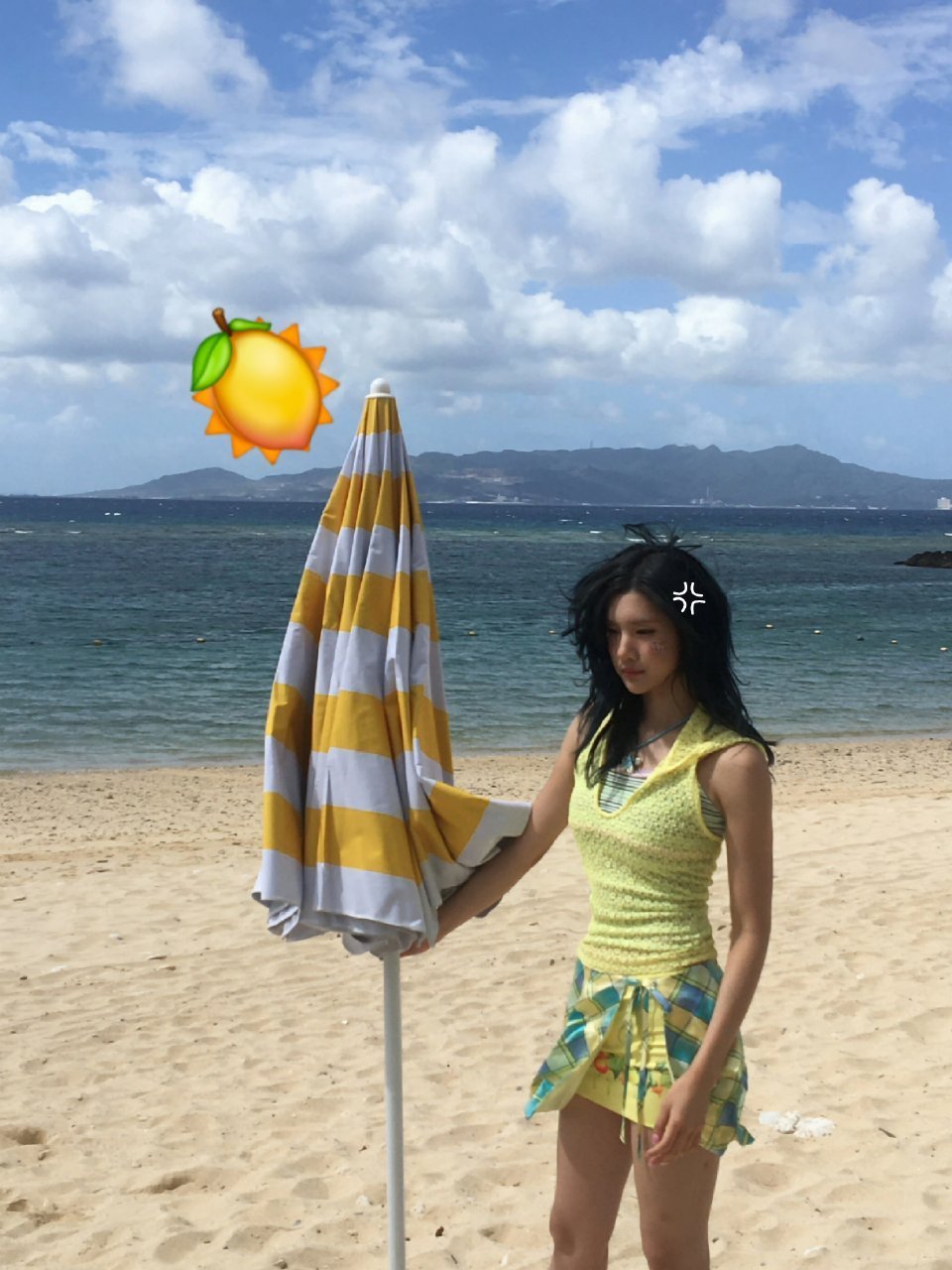 到底谁有这个金主恩萌 竟然把太阳☀️和柠檬🍋的emoji叠加在一起了 好浓的夏