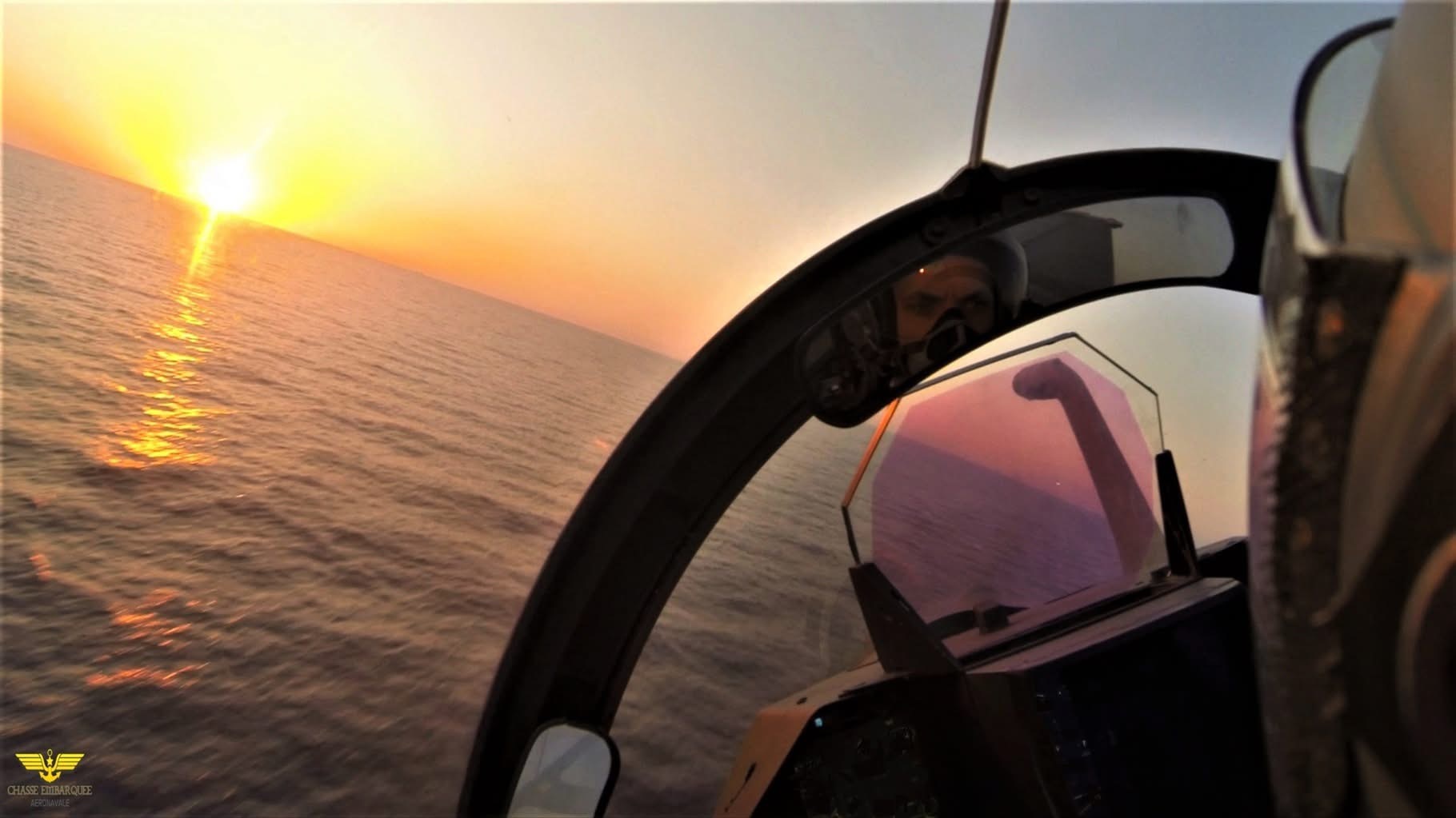 阵风M掠海今日阵风 晚安Photo credit: Chasse Embarqu