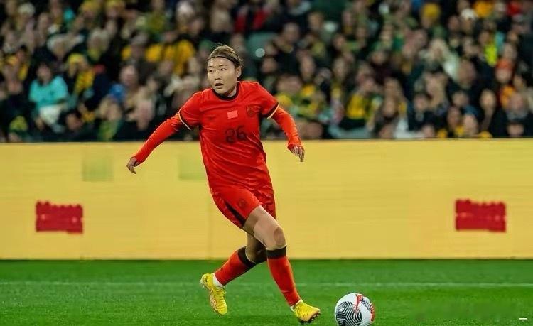 中国足球一夜之间：一是中国将承办2027年U20亚洲杯，连续两届承办该赛事，20