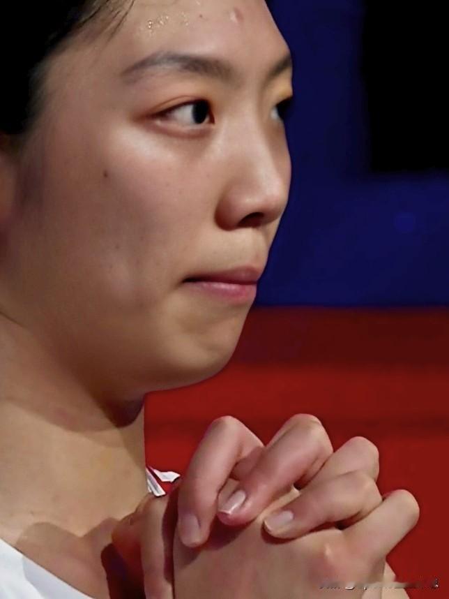 中国女排“小钢炮”唐欣简介:
唐欣，22岁，江苏昆山人，身高一米八四，场上位置主