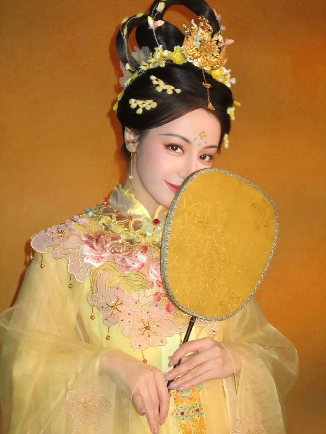迪丽热巴中秋奇妙游人生镜头迪丽热巴秋晚人生镜头 迪丽热巴中秋奇妙游人生镜头 ​​