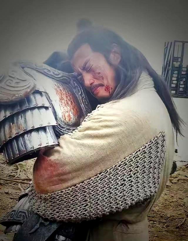 零下20度光膀子拍项羽，何润东真玩命。  
 

提前七个月增肌到95公斤，绑2