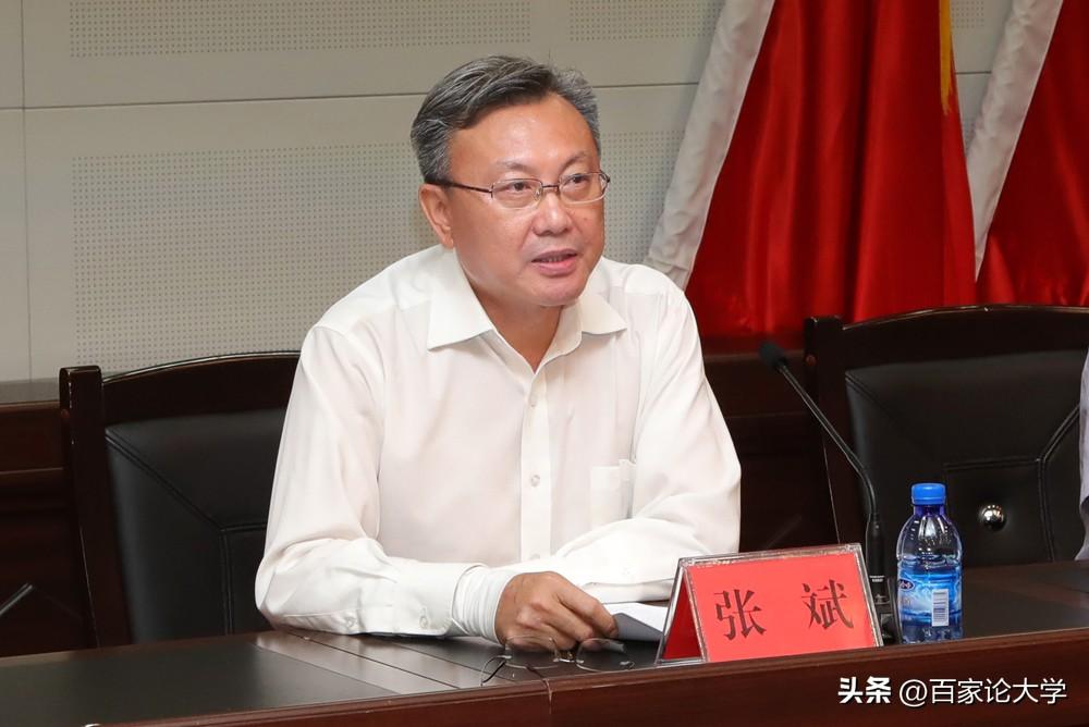 哈尔滨医科大学前任书记张斌出事的消息，在高校和医疗圈引发了不小的震动。

与以往