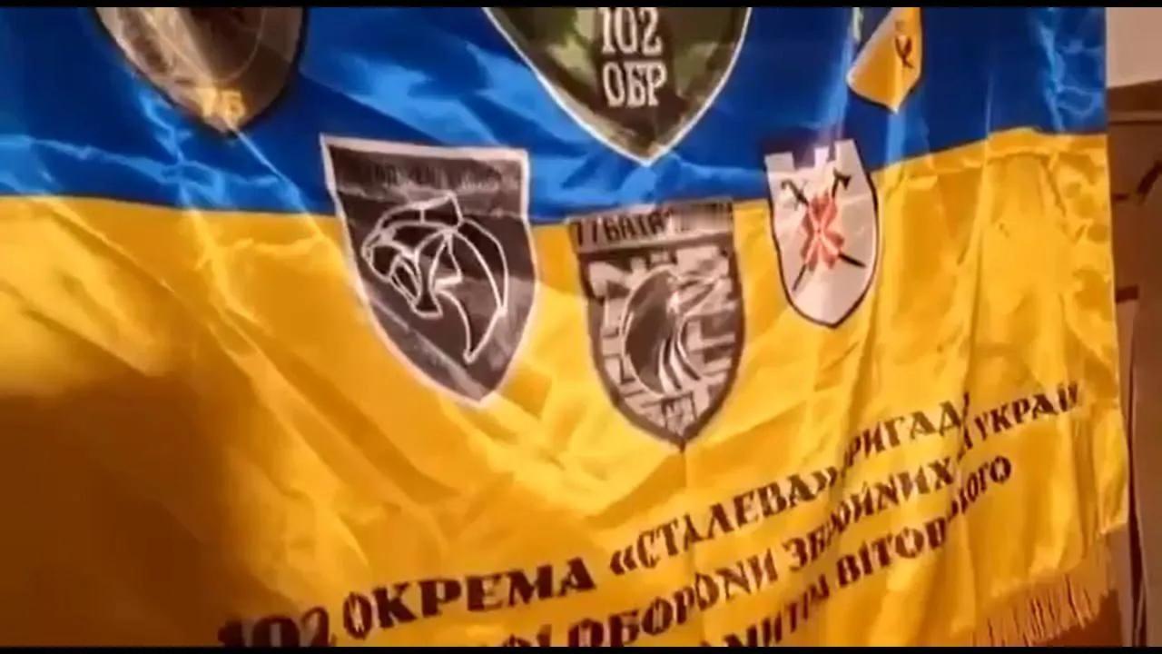 俄罗斯icon在胡里艾波尔，完好无损地攻占一乌军营指挥中心。能看出来乌指挥官仓惶