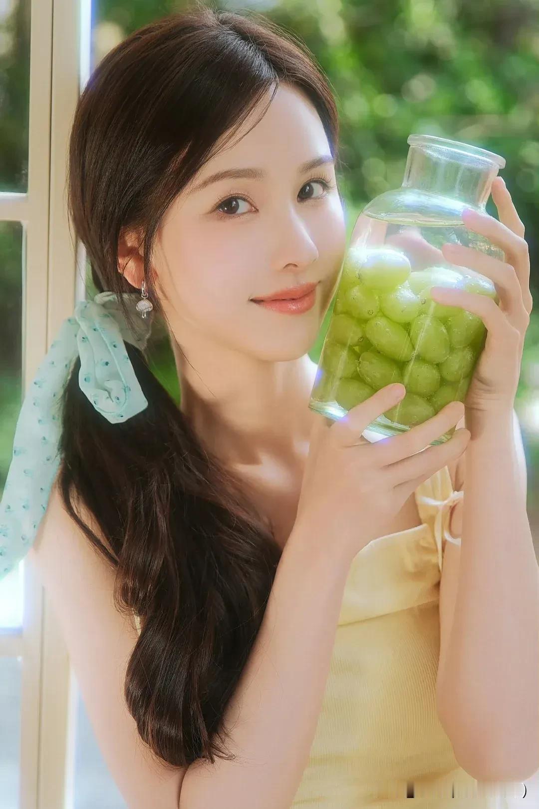 娱乐圈“名利场”：清醒、逐利与荒诞的“众生百态”

娱乐圈，从来都是个光怪陆离、