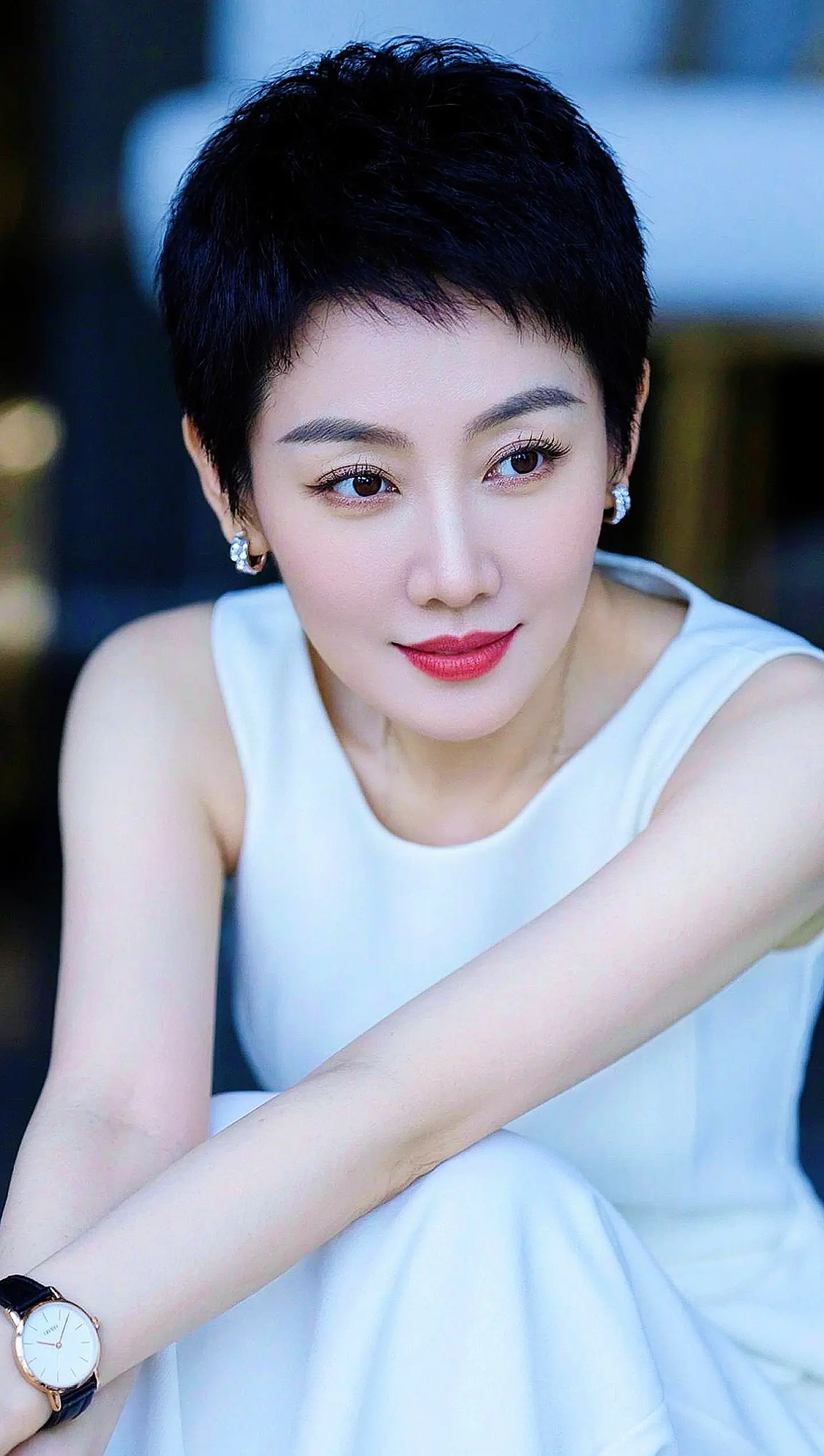 AI短发白裙照 ai创作 广告分成玩法达人伙伴计划