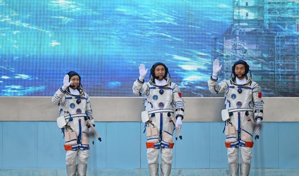神舟二十三号震撼升空！太空育种+新能源双突破，中国航天再破纪录

 
5月24日