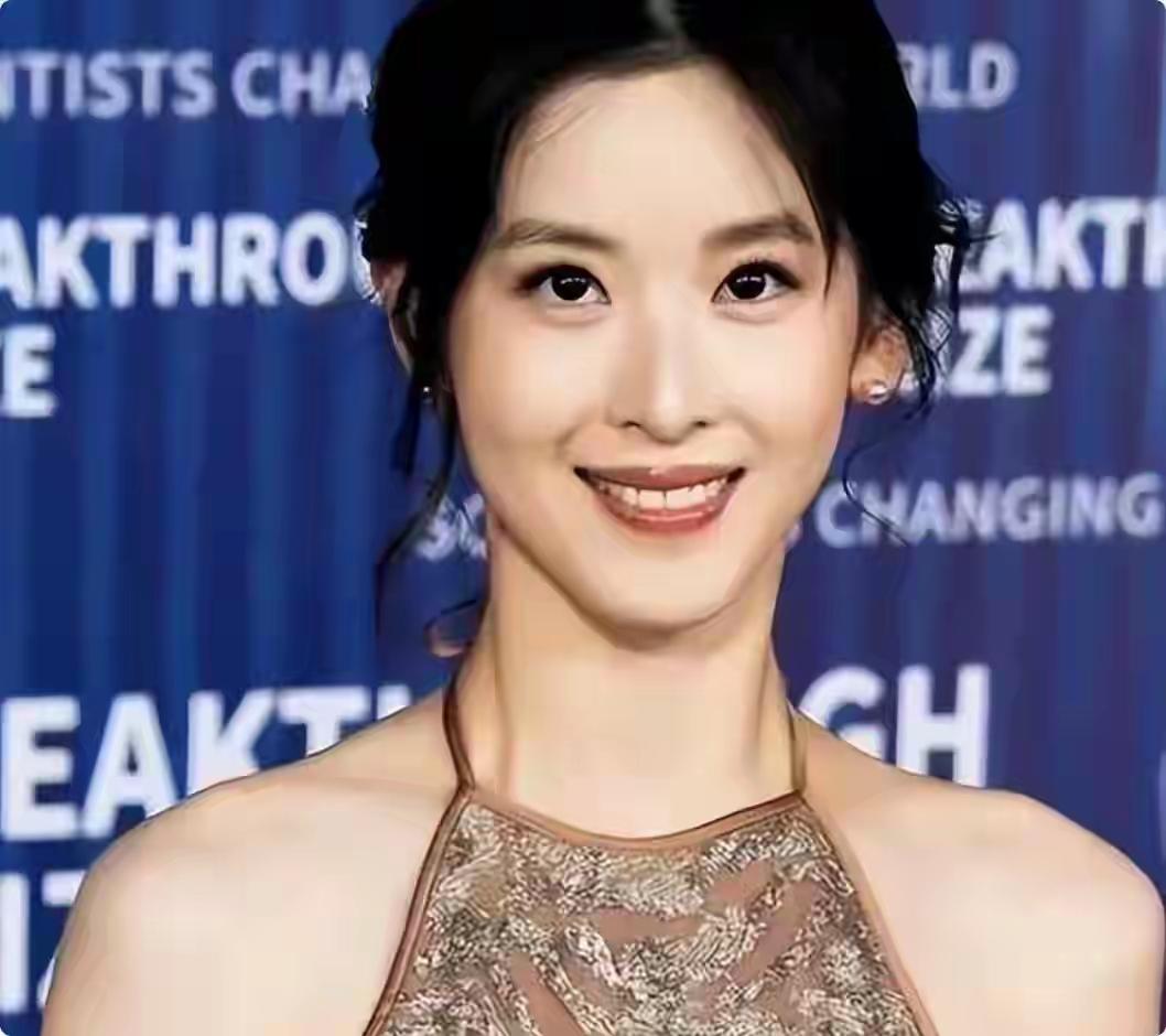 这一次，32岁变了面相的章泽天，给所有嫁入豪门的女人上了一课。

如今，再看的“