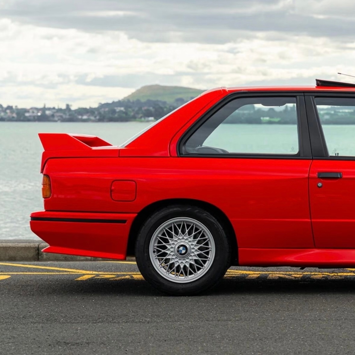 这台1987年的E30 M3不仅是M家族的开山鼻祖，更是那个驾驶者至上时代的缩影