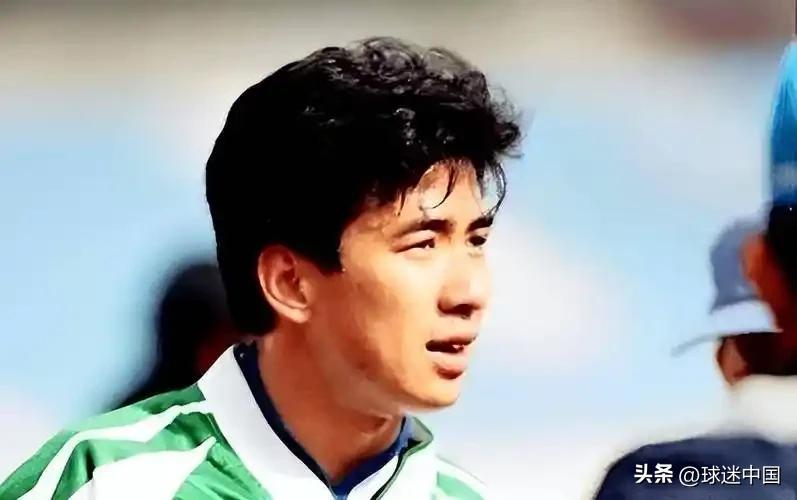 1988年，刚满20岁的曹限东成功入选北京一队，随队征战六运会与全国足球甲级联赛